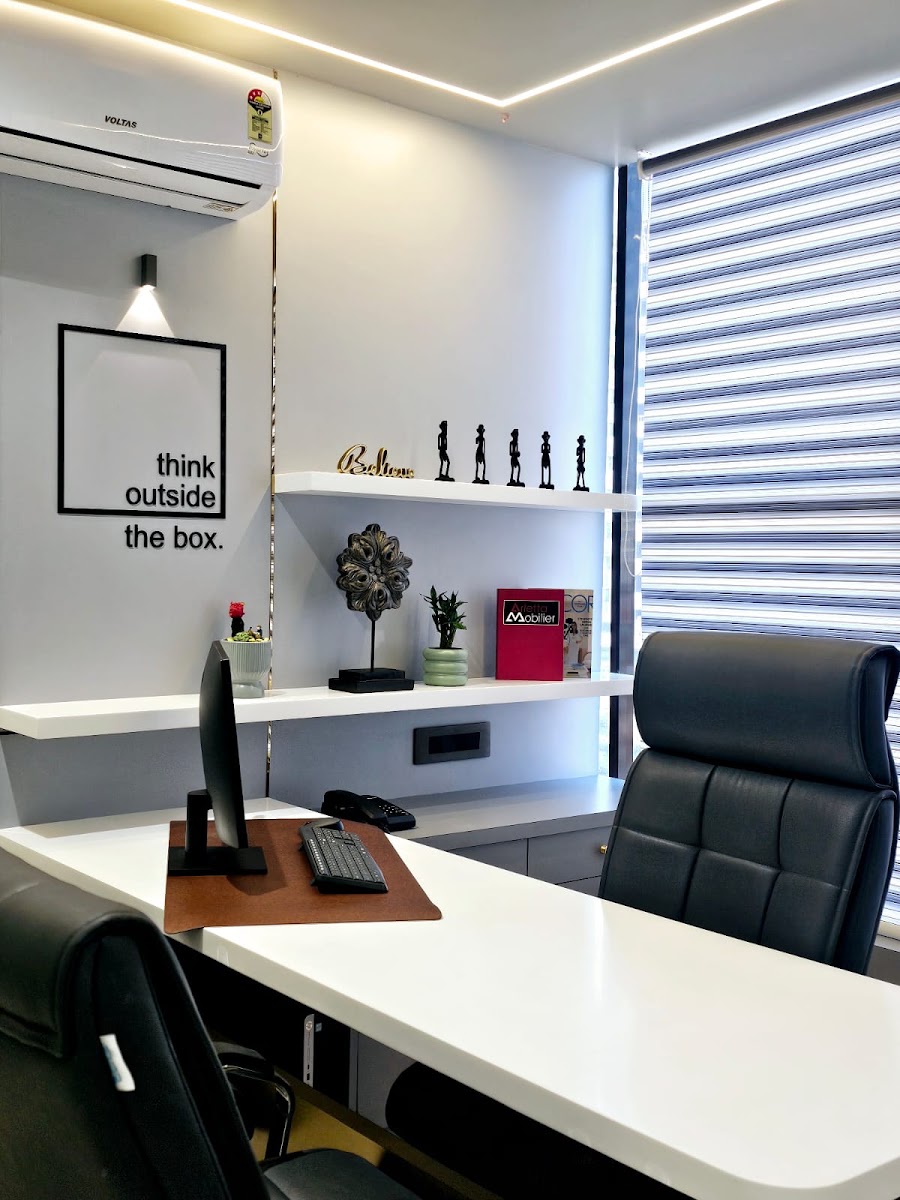 Kitchen & Dining